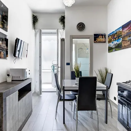 Della Rosa Centro Apartment